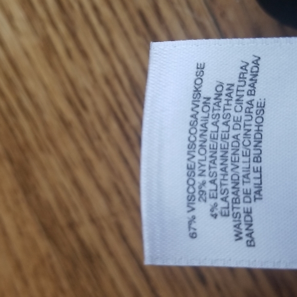 (4) Jones New York Signature Stretch Skinny Pant with Faux Leather Details - Picture 5 of 10